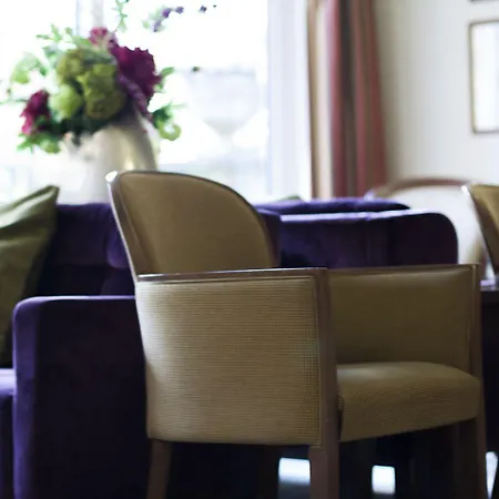 酒店 Ascot House 4*