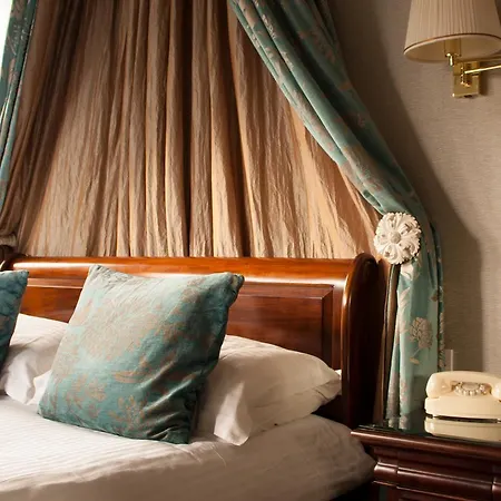 Hotel Ascot House 4*