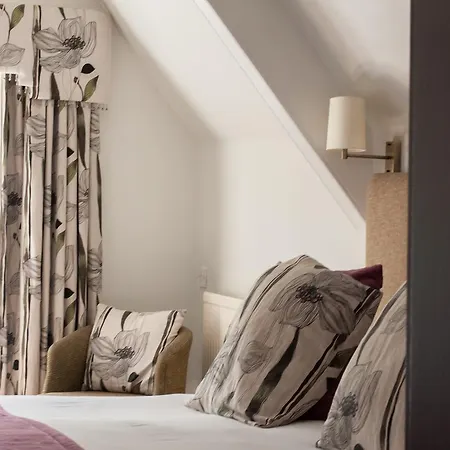 Ascot House 酒店 4*