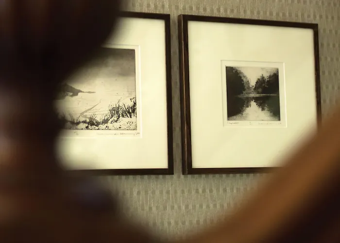 Ascot House 호텔 4*