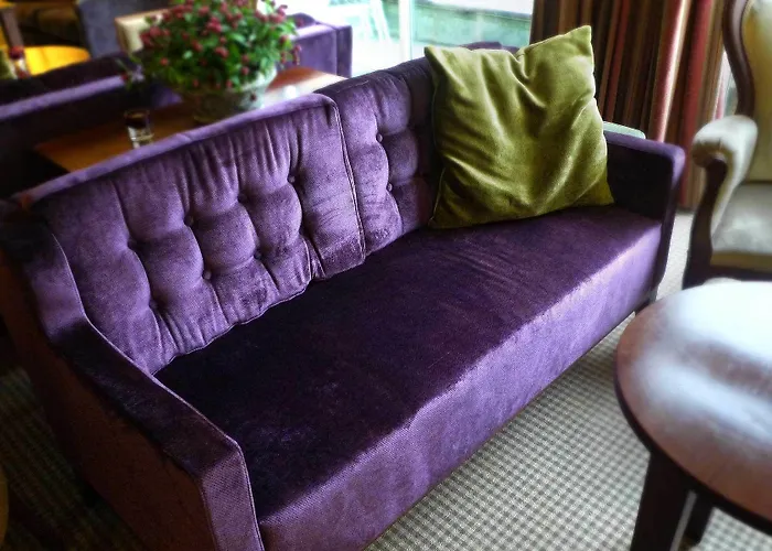 Ascot House 호텔 4*