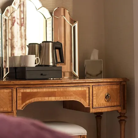 Ascot House Hotel 4*