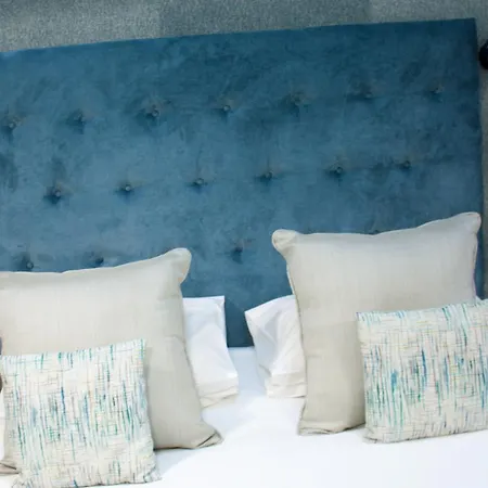 Ascot House Hotel