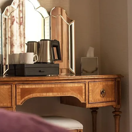 Hotel Ascot House 4*