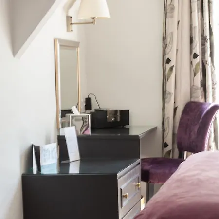 Ascot House Hotel 4*