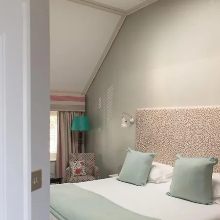 Ascot House Hotel 4*