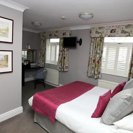 Ascot House Hotel 4*