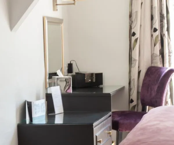 Ascot House 酒店 4*